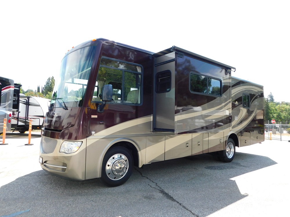2013 Winnebago Itasca Sunova 30A - Image 2