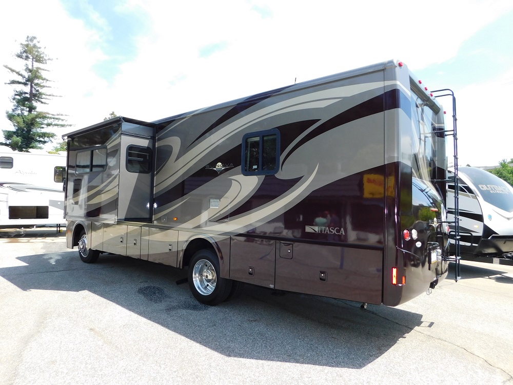 2013 Winnebago Itasca Sunova 30A - Image 3
