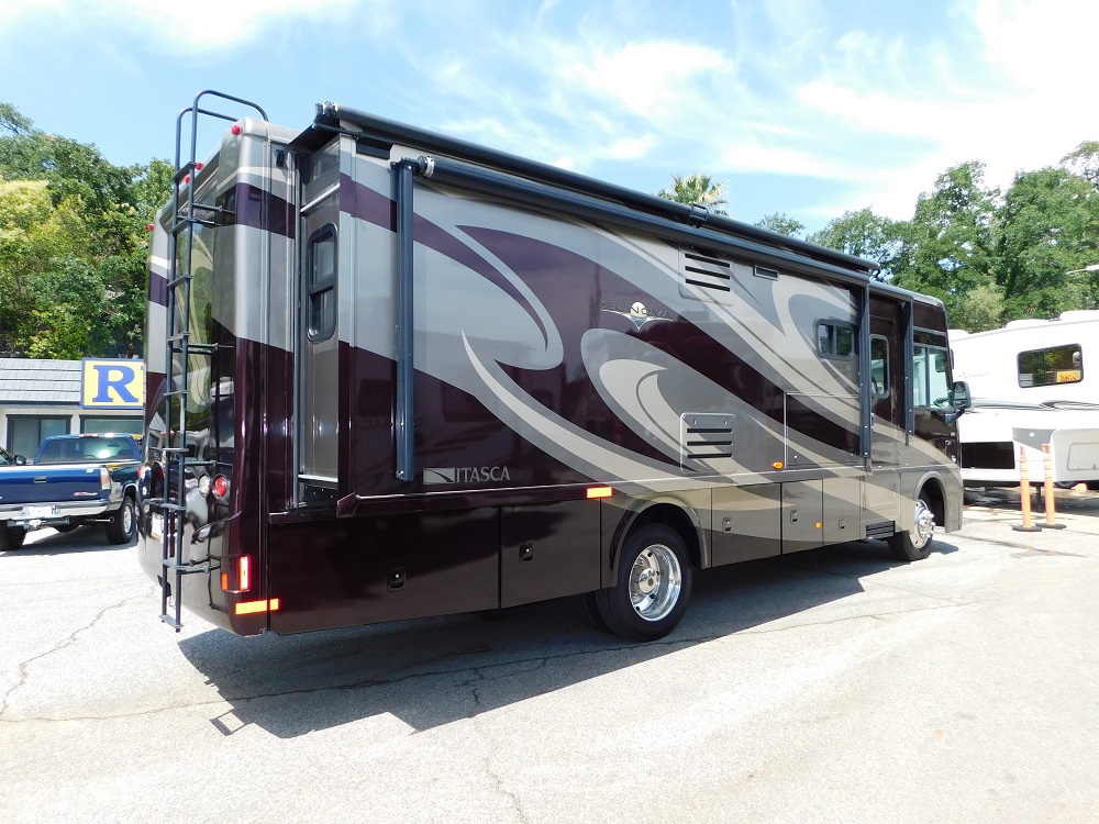 2013 Winnebago Itasca Sunova 30A - Image 4