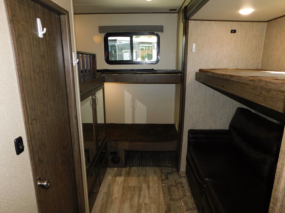 2019 Grand Design Solitude 3740 BH - Image 23