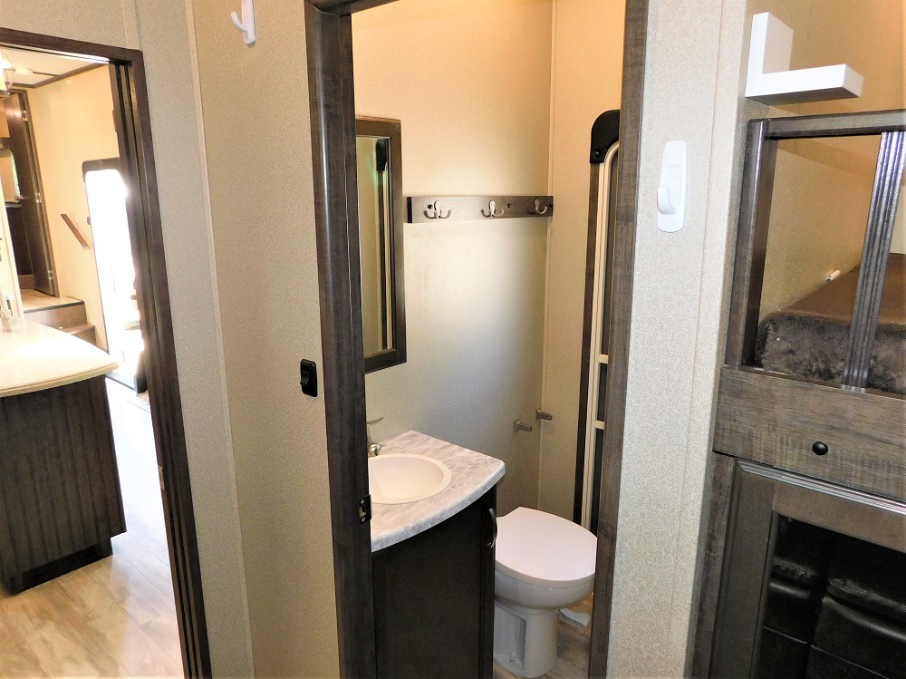 2019 Grand Design Solitude 3740 BH - Image 29