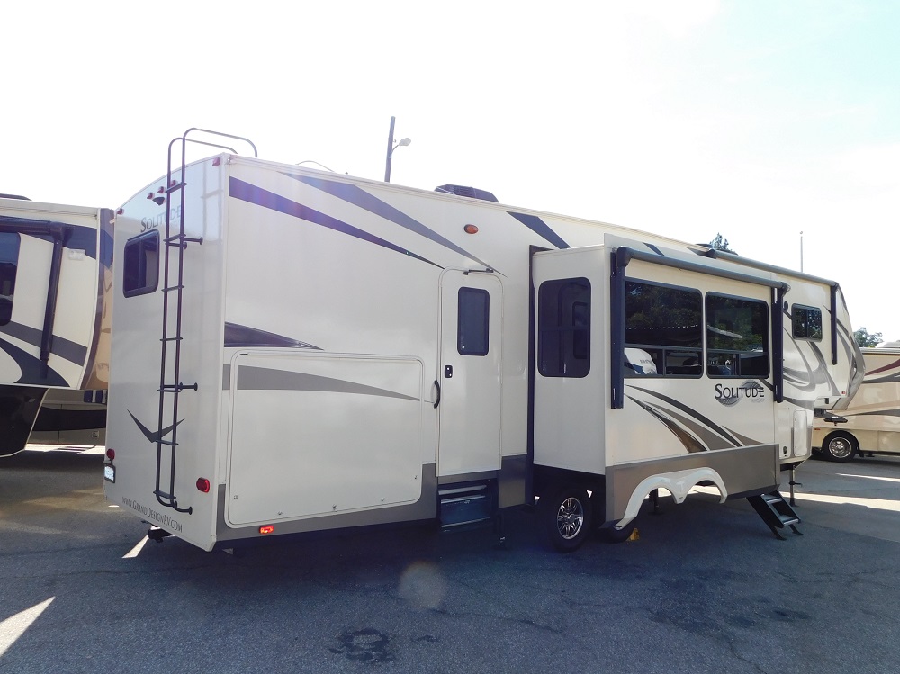2019 Grand Design Solitude 3740 BH - Image 4
