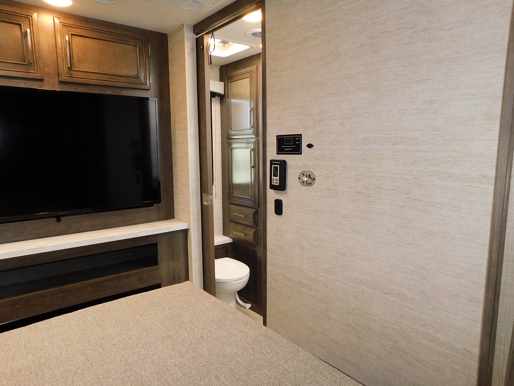 2022 Entegra Odyssey 26M - Image 36