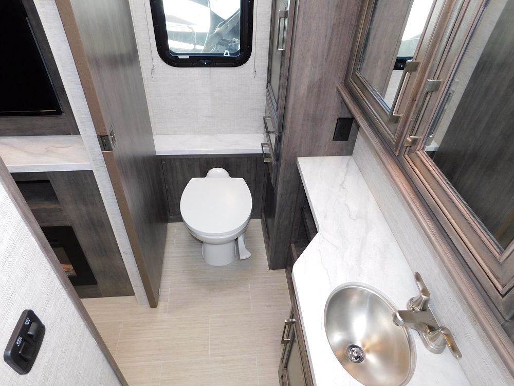 2022 Entegra Odyssey 26M - Image 39