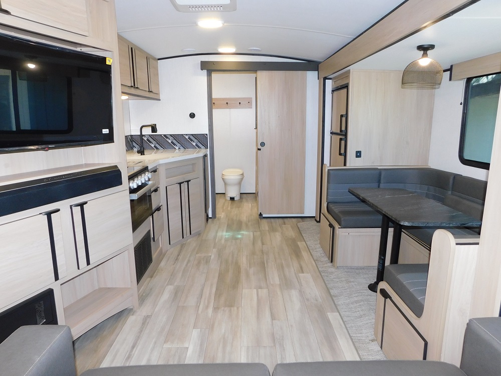2022 Cruiser RV Radiance 26KB - Image 11