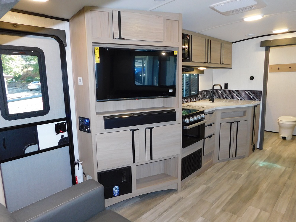 2022 Cruiser RV Radiance 26KB - Image 13