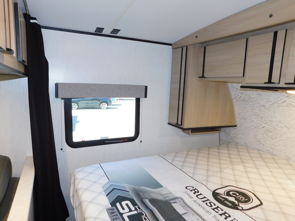 2022 Cruiser RV Radiance 26KB - Image 18