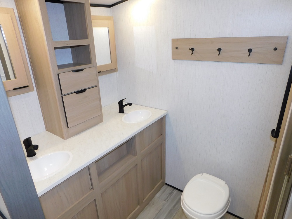 2022 Cruiser RV Radiance 26KB - Image 27