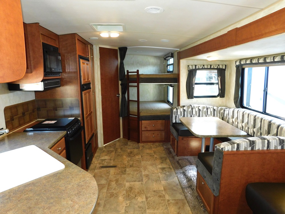 2017 Northwood Nash 29S Travel Trailer with Slide-out - Image 13