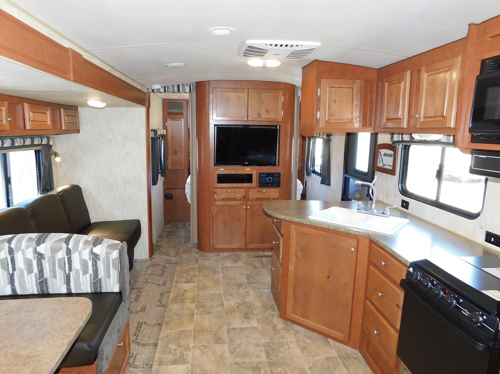 2017 Northwood Nash 29S Travel Trailer with Slide-out - Image 14