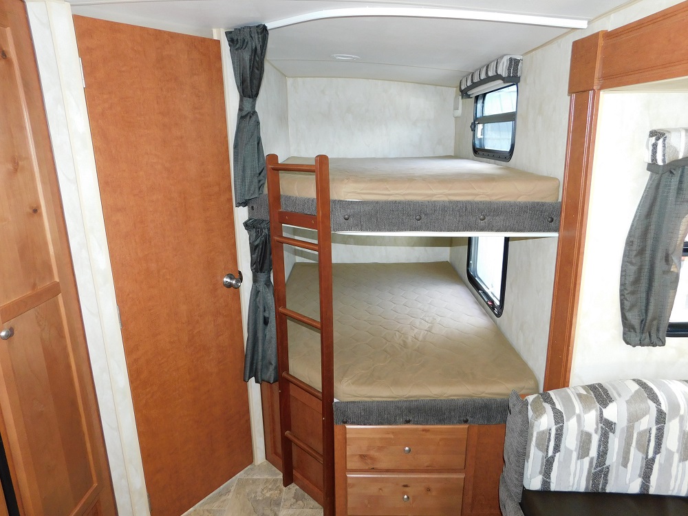 2017 Northwood Nash 29S Travel Trailer with Slide-out - Image 29