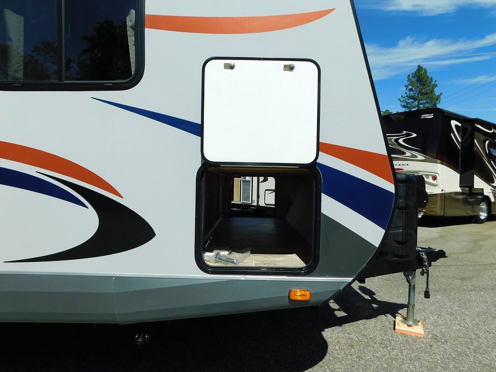 2017 Northwood Nash 29S Travel Trailer with Slide-out - Image 9