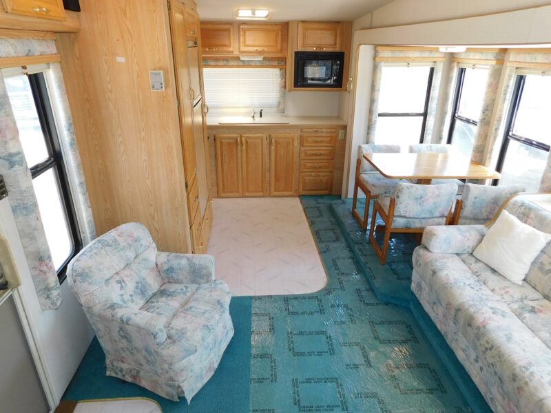 1995 Automate 5th Wheel with Slide-out - RV Connection